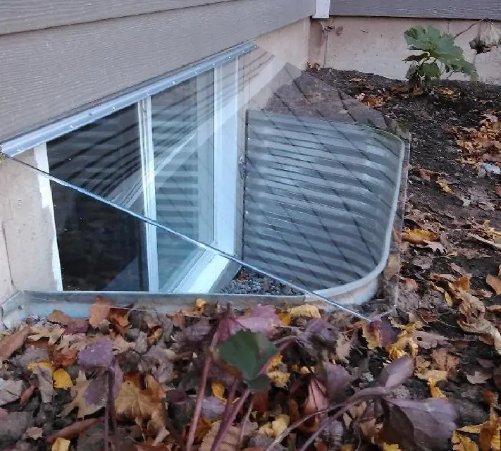 Fiberglass cover on egress window well